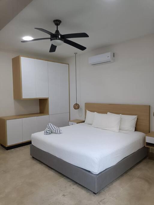 Pent H Sin Cocina Con Piscina Gaia Apartment